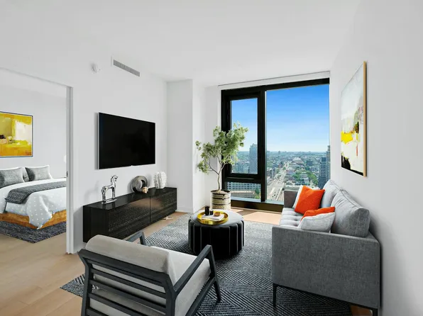 18 Sixth Avenue image 1 of 24