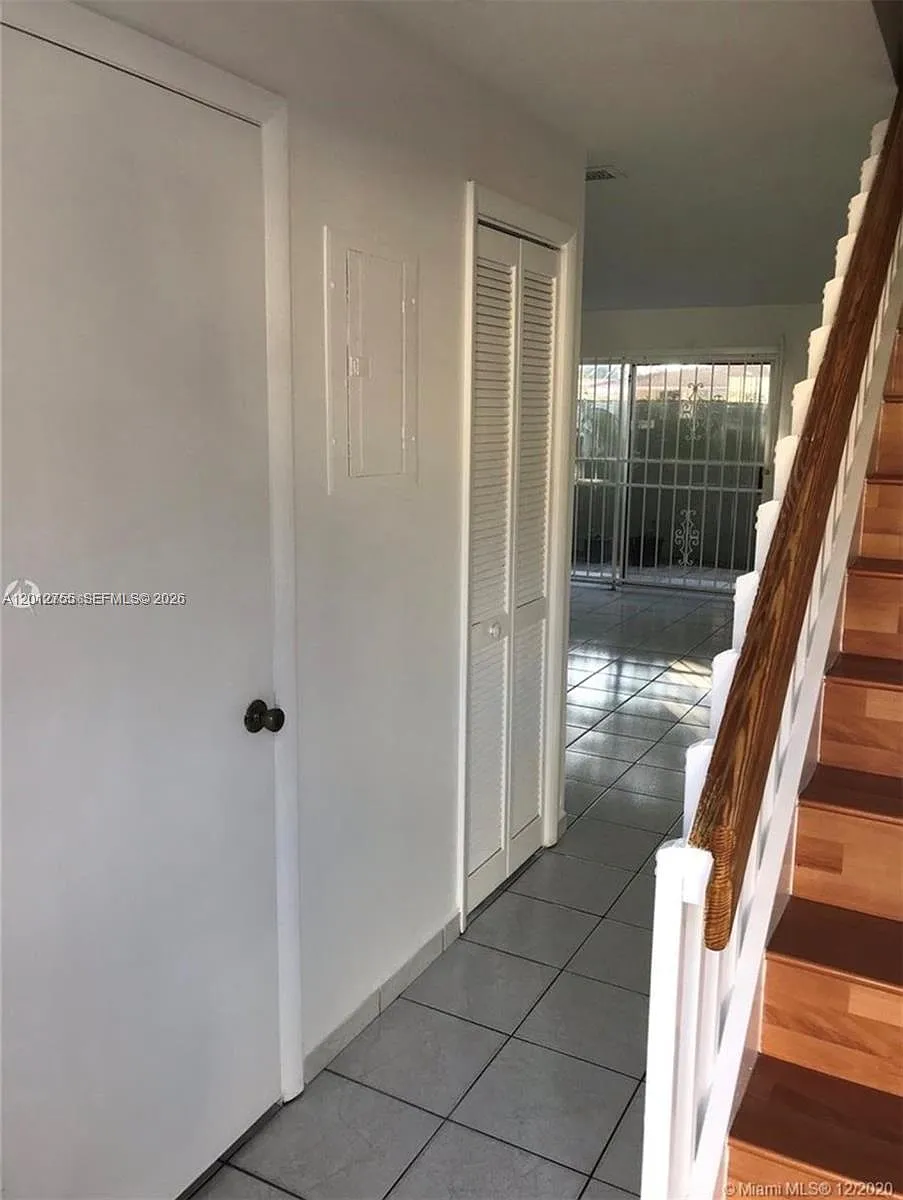 Photo 2 of 17 - 6690 SW 12th St #4 - West Miami, FL Building Photo - 6690 SW 12th St #4
