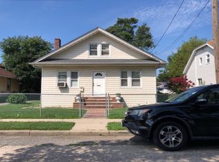 65 Mount Ave, Freeport, NY 11520