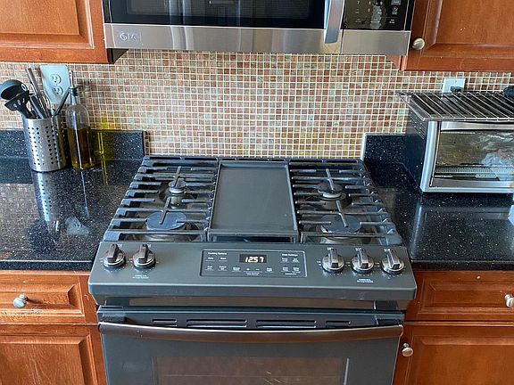 3rd image of 4165 S Four Mile Run Dr Unit 302