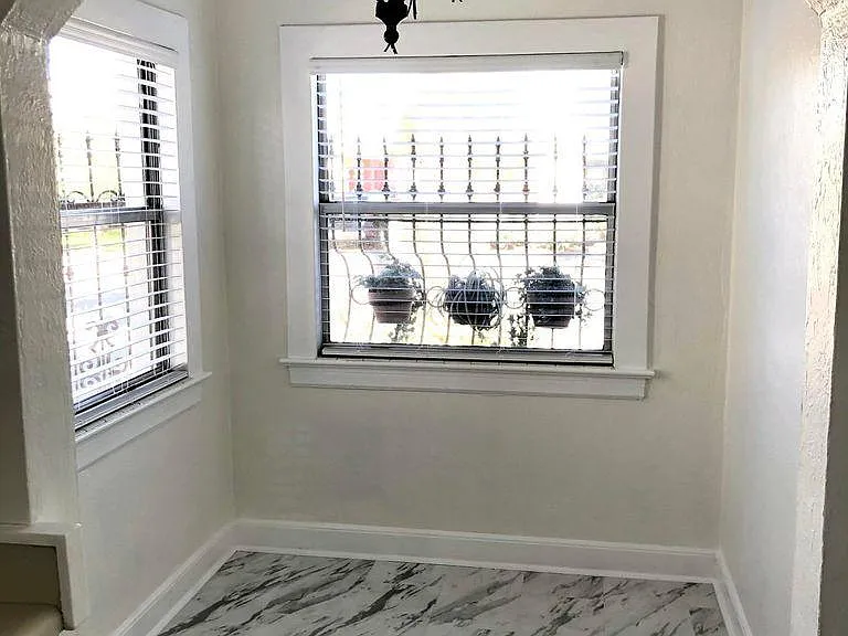 1139 E Palm Ln — Photo 6