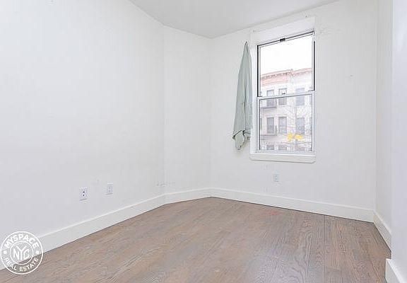 2nd image of 824 Saint Johns Pl #S4