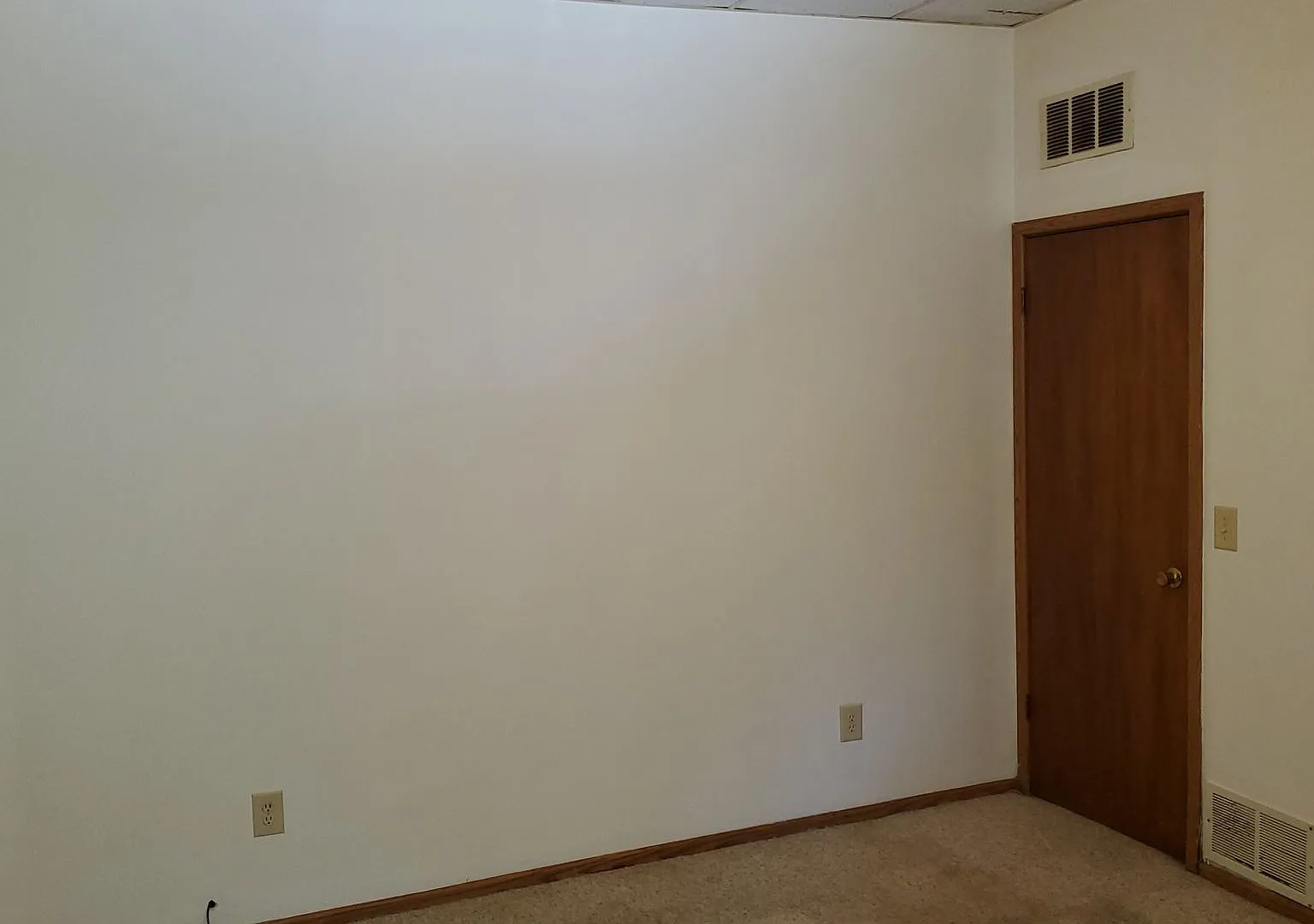 232 W 8th St Apt #4 — Photo 3