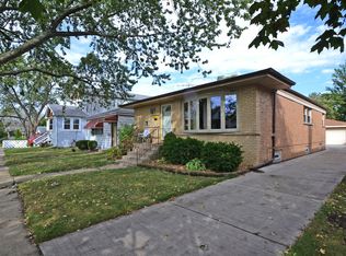 2712 W 97th Pl, Evergreen Park, IL