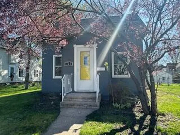 721 8th St, Nevada, IA 50201