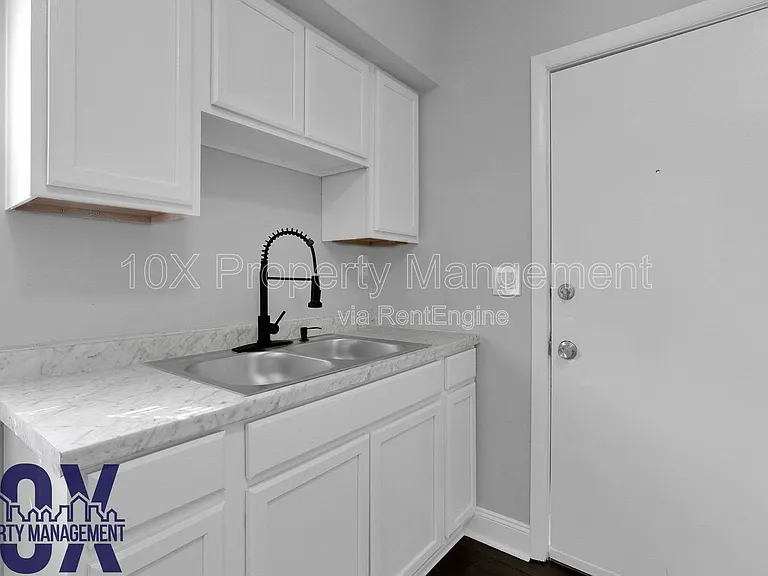 1805 S 6th St #1/2 — Photo 14