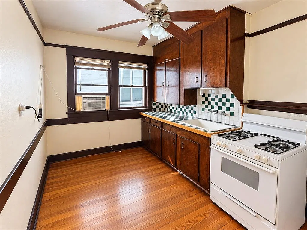 1 bed, 1.0 bath, 600 sqft, $1,395 — Photo 2