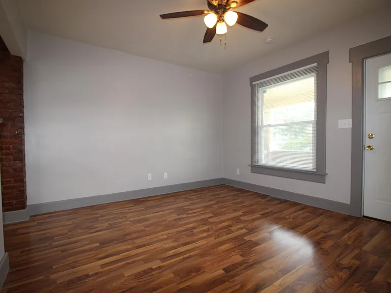1412 Shelby St — Photo 5