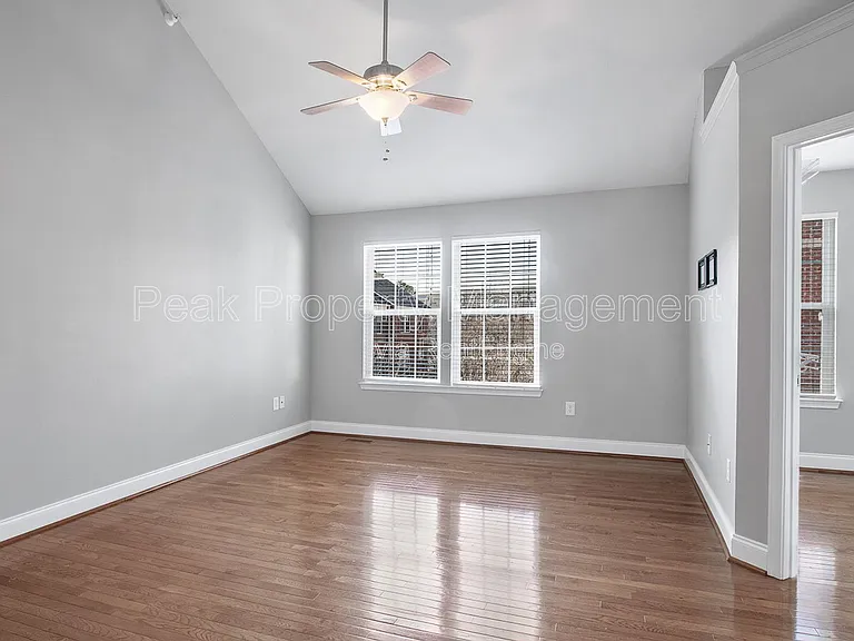 3823 Maher Mnr — Photo 23