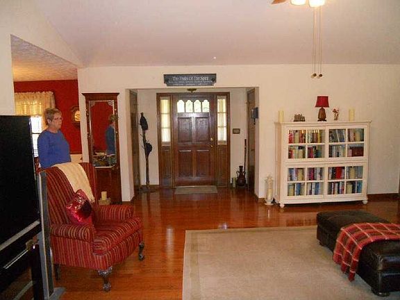 3rd image of 2232 N Woods Ct