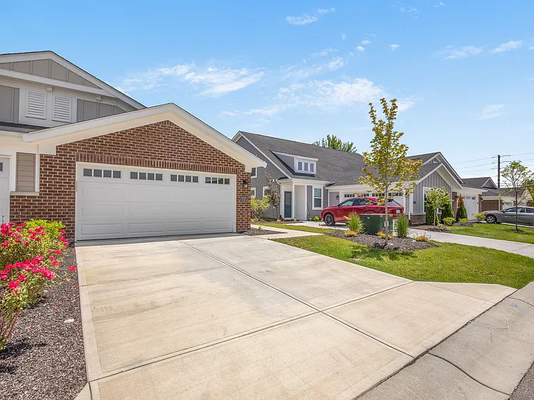 6029 Bluecrest Dr — Photo 4
