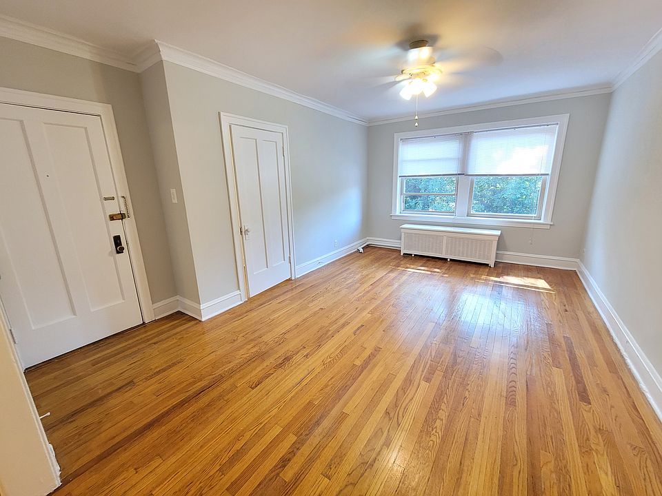 1st image of 1500 W Birchwood Ave #3A