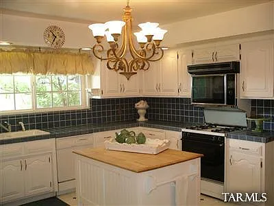 4 bed, 3011 sqft, $4,750 — Photo 4
