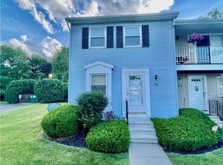 17 Southfield Dr, Webster, NY 14580