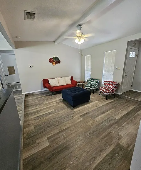 5814 Cliffmont Dr — Photo 2