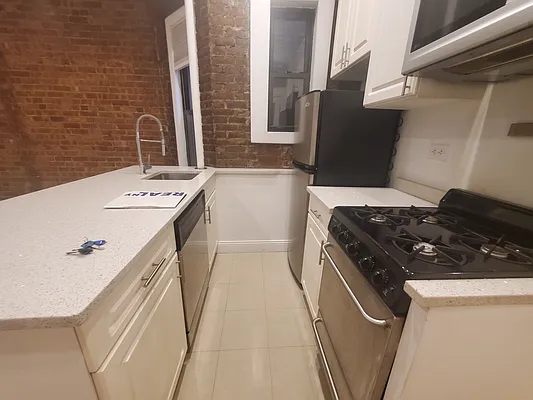 Rented by REAL New York | media 15