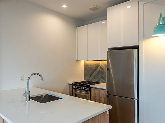 3rd image of 724 5th Ave #4R