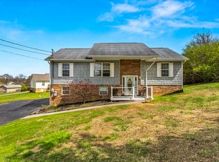 3020 Christopher Dr, White Pine, TN 37890
