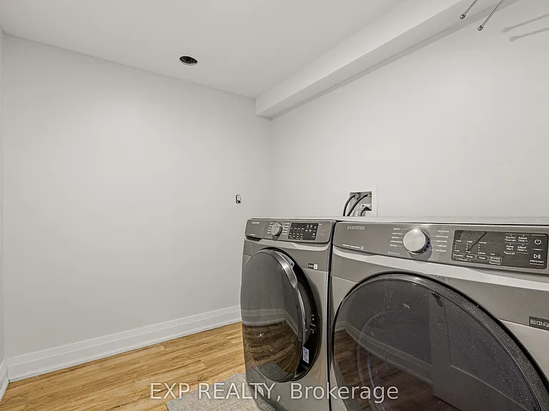10 Queen Anne Cres — Photo 38
