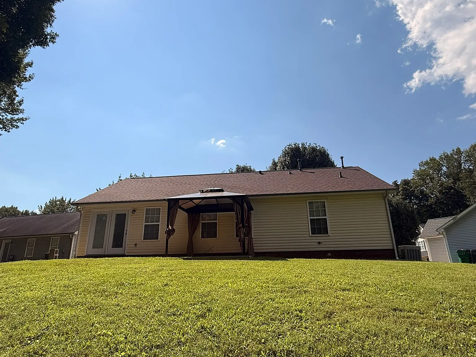3 bed, 1217 sqft, $2,200 — Photo 4