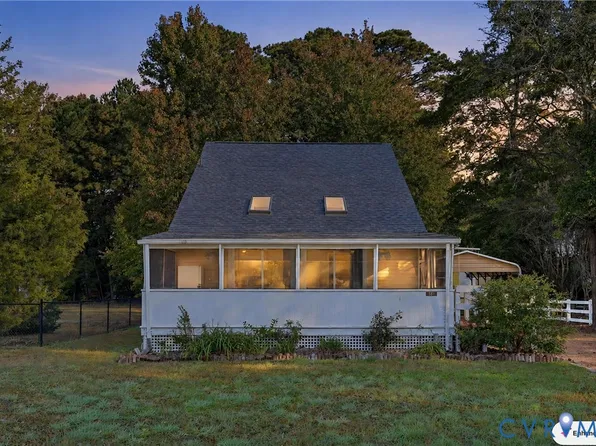 561 Shore Dr, Hartfield, VA 23071