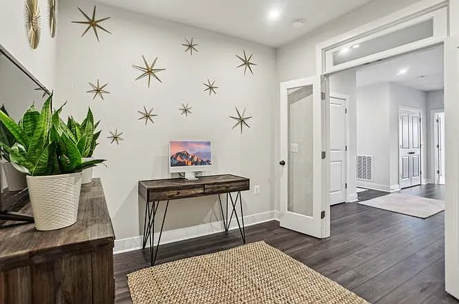 102 Saint Ives Pl — Photo 15