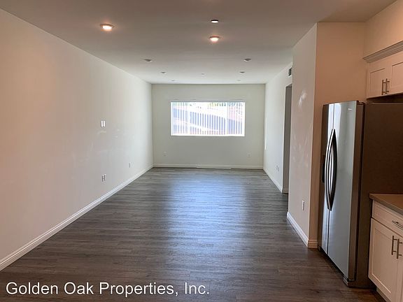 2nd image of 14143 Burbank Blvd APT 204
