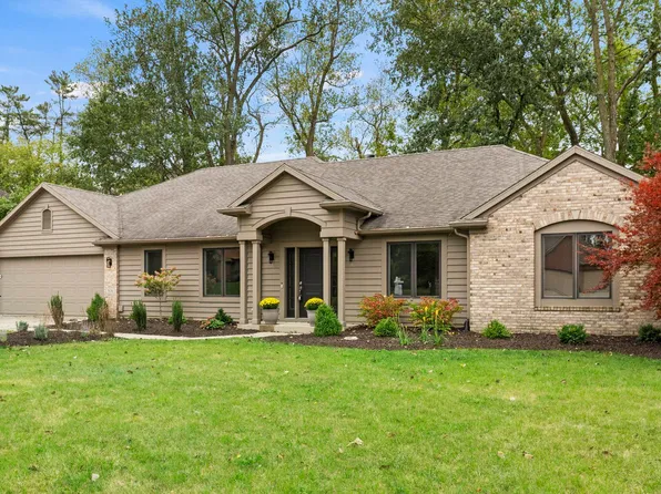 816 Woodland Xing, Fort Wayne, IN 46825