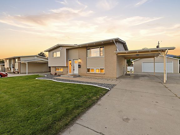 5th image of 1085 E Sego Lily Dr S