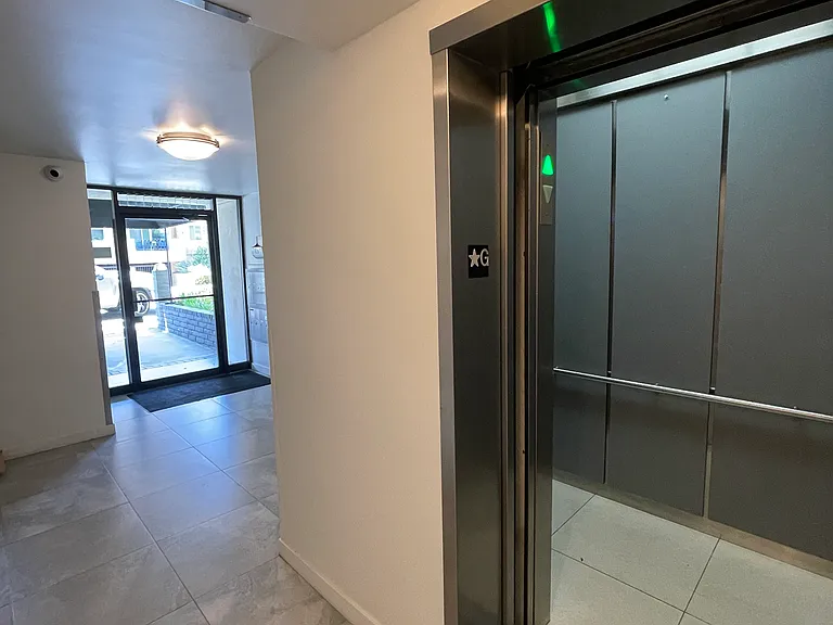 700 Westmount Dr #103 — Photo 21
