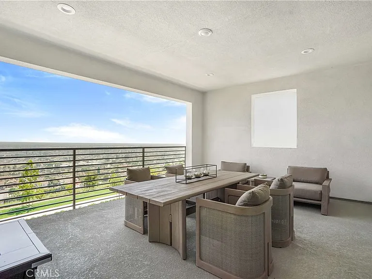 745 Aldea Dr — Photo 28