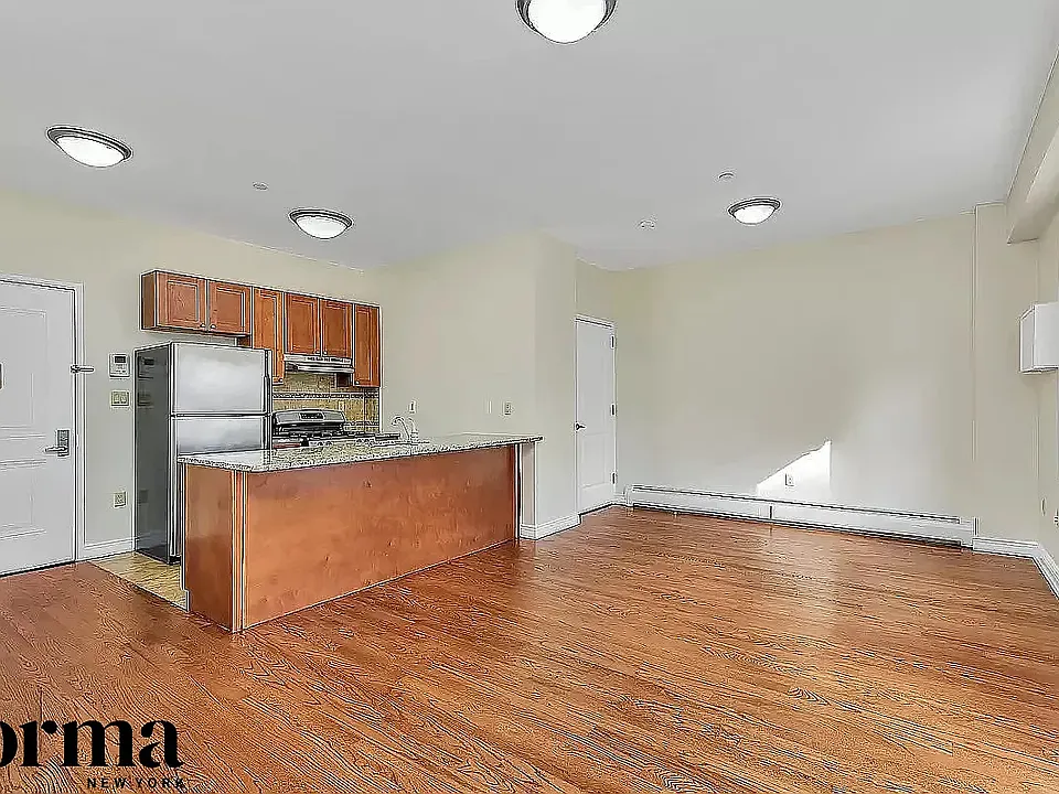 1203 Jackson Ave #4A