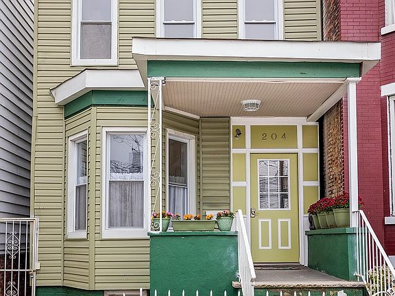 2nd image of 204 Delaware Ave