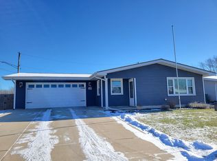 549 Riviera Rd, Valparaiso, IN 46385