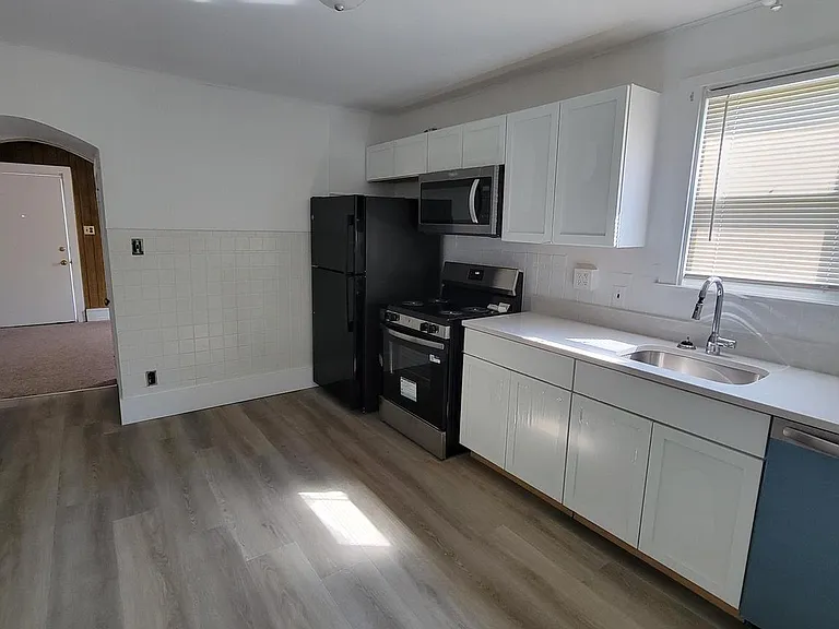 237 S Franklin St — Photo 5