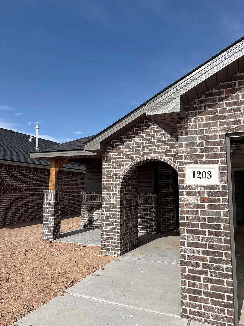 Modern Living in the Overlook Community! — Photo 1
