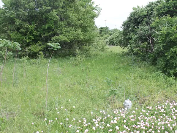 N Lacy Dr, Waco, TX 76705