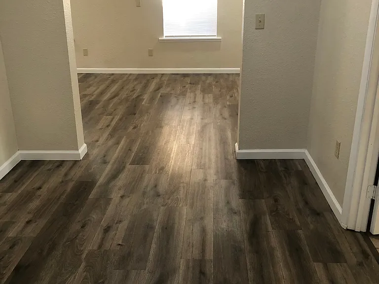 1126 Toomes Ave — Photo 3