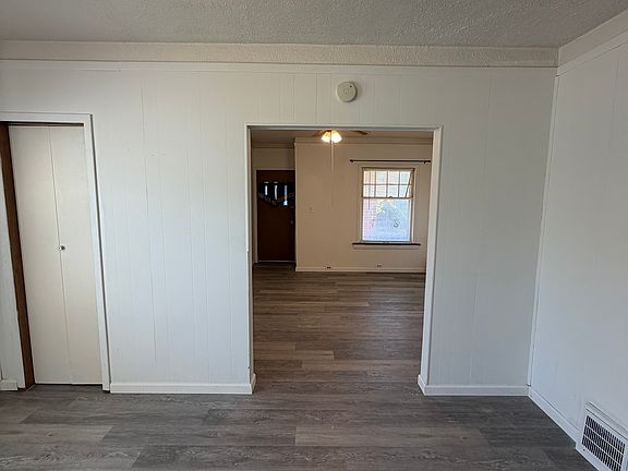 4th image of 919 Royal Rd #1