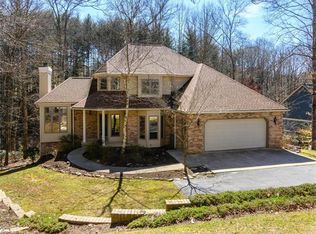 130 Sweetwater Hills Dr, Hendersonville, NC 28791