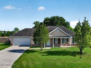 4 Arbor Bend Dr, Picayune, MS 39466