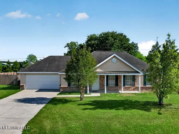 4 Arbor Bend Dr, Picayune, MS 39466