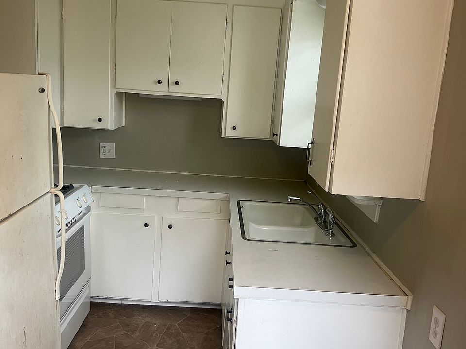 1st image of 1006 S Pennsylvania Ave #1