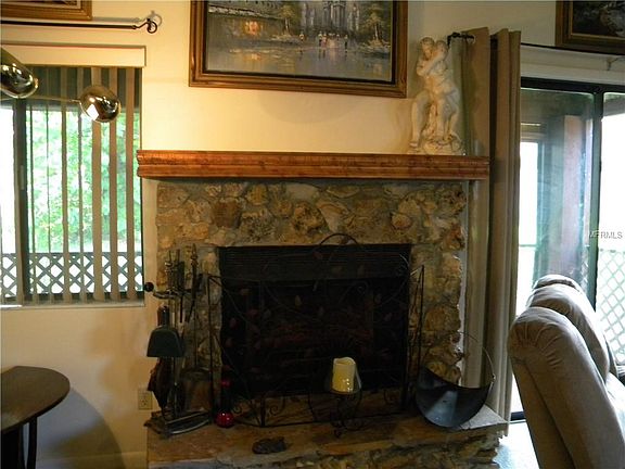 5th image of 719 Lakeside Dr