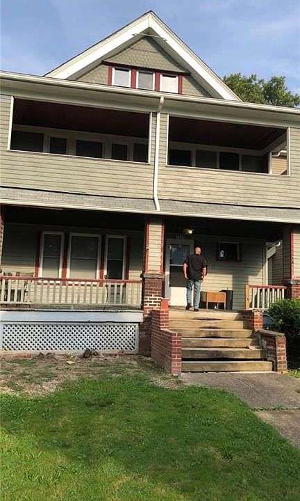 1st image of 1309 W 105th St
