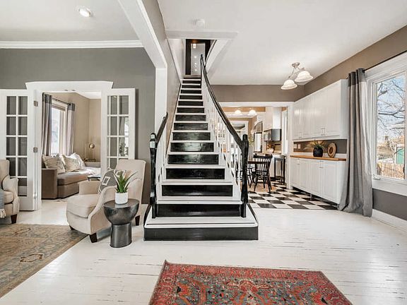 4th image of 1120 E Laird Ave