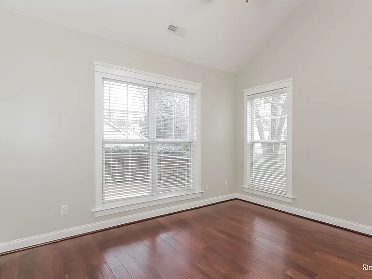 16125 Kelly Park Cir — Photo 12