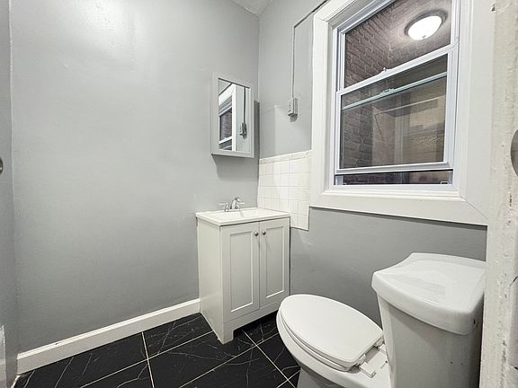 5th image of 35 Shepard Ave APT 11