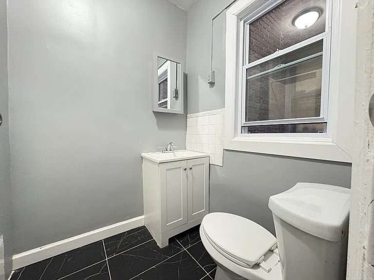 35 Shepard Ave #11 — Photo 5