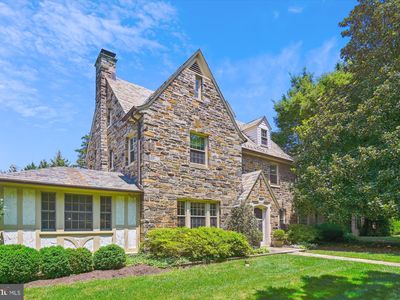 2 E Highfield Rd, Baltimore, MD, 21218